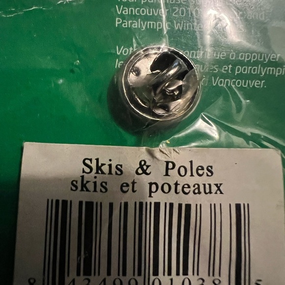 Vancouver 2010 Winter Olympics Pins - Picture 4 of 4